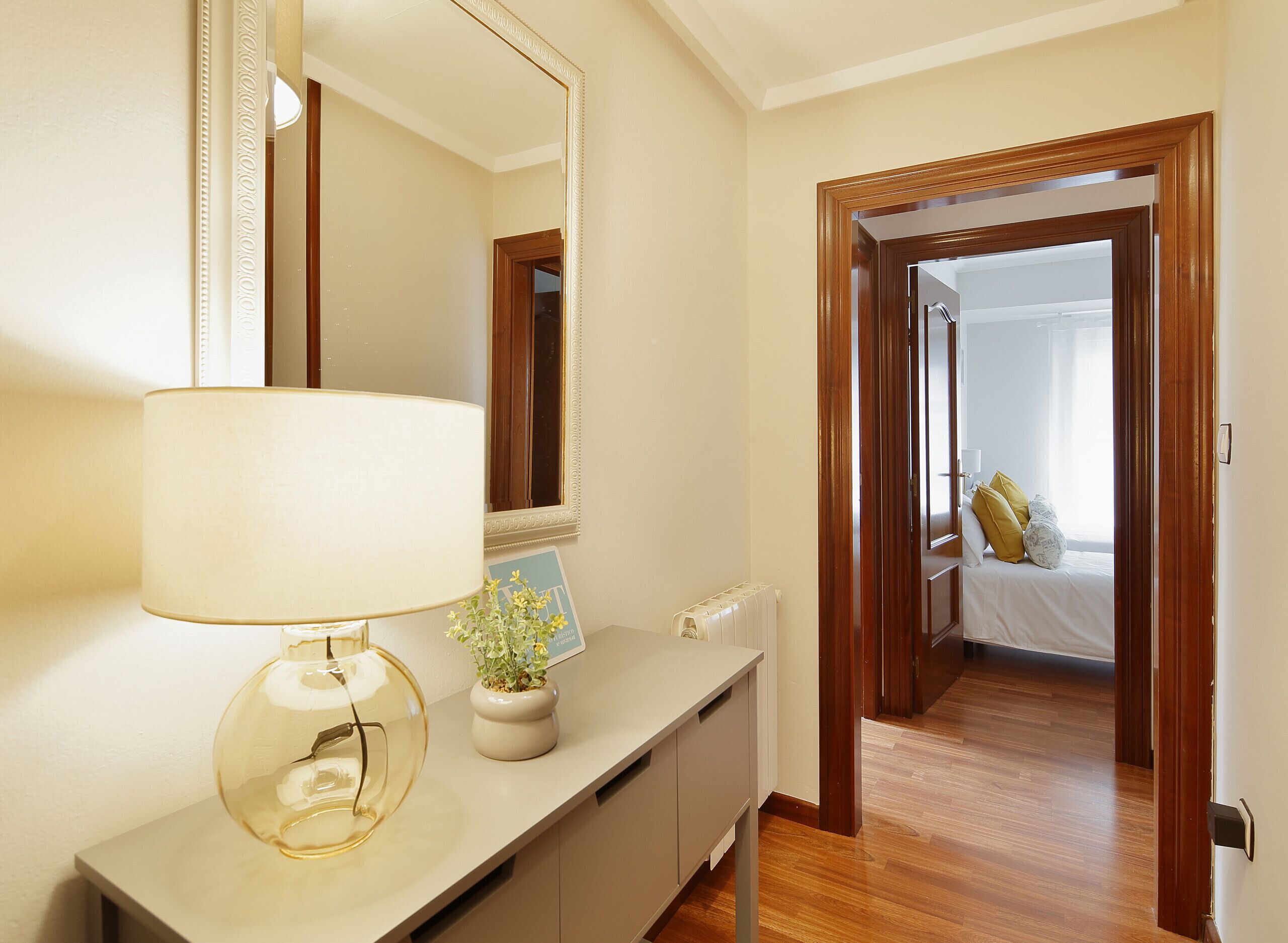 3 soverom, safe på rommet, strykejern/-brett og wi-fi (inkludert)