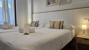 3 bedrooms, iron/ironing board, WiFi (free), bed sheets