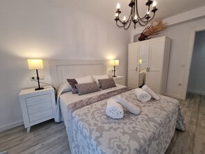 2 bedrooms, iron/ironing board, free WiFi, bed sheets