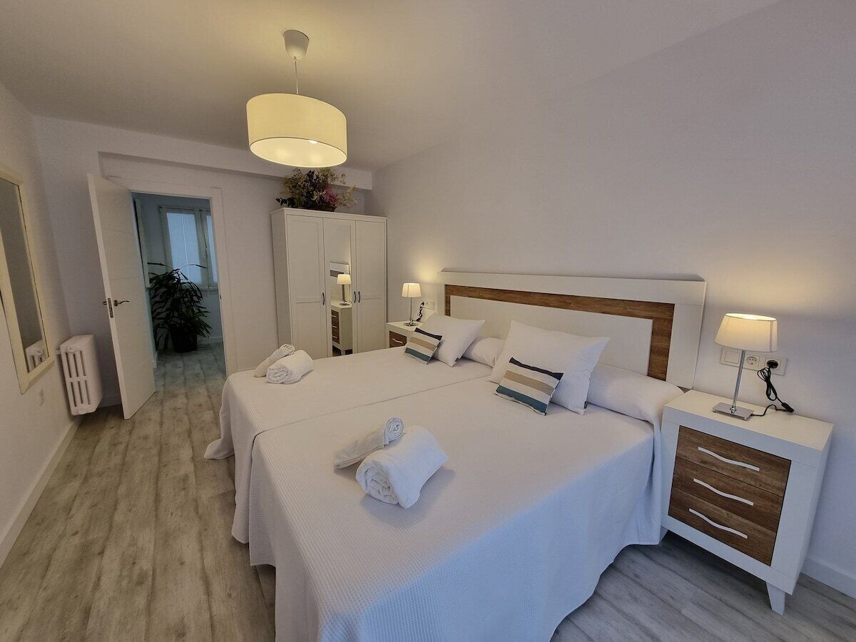 2 soverom, strykejern/-brett, wi-fi (inkludert) og sengetøy