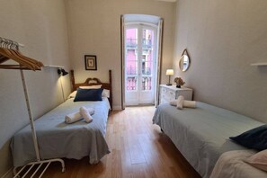 3 bedrooms, iron/ironing board, WiFi (free), bed sheets