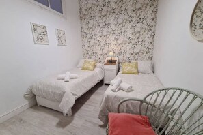 3 habitaciones, tabla de planchar con plancha y wifi gratis 