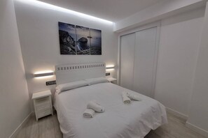 4 slaapkamers, een strijkplank/strijkijzer, gratis wifi, beddengoed