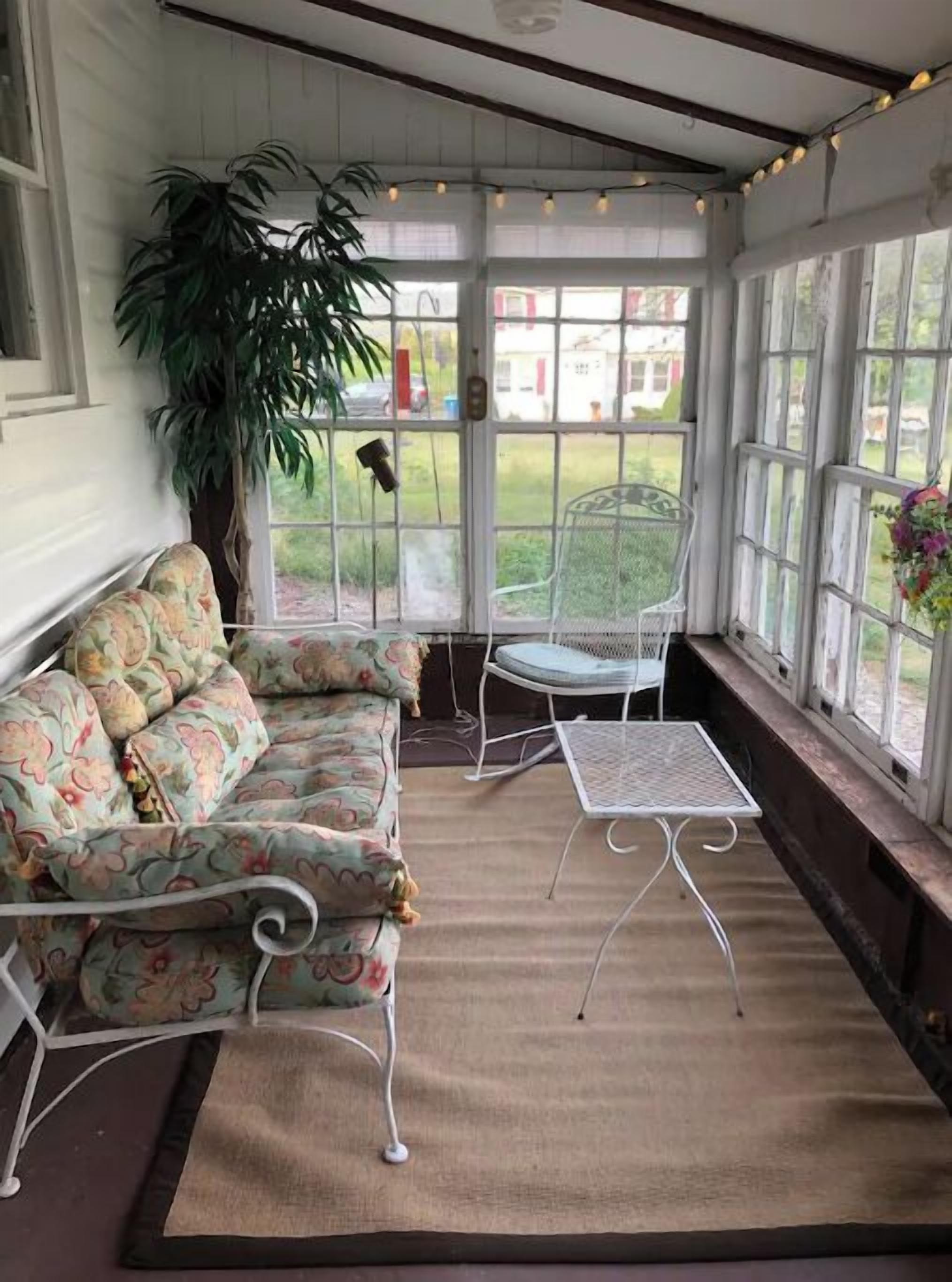 TV connectée, lecteur de DVD, livres, médiathèque