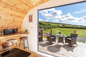 Outdoor dining - Little Heaning (Grange-over-Sands)