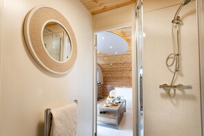 Shower - Little Heaning (Grange-over-Sands)