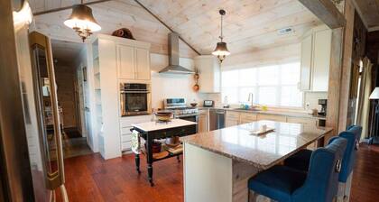 High Point Retreat in the Heart of Mentone!