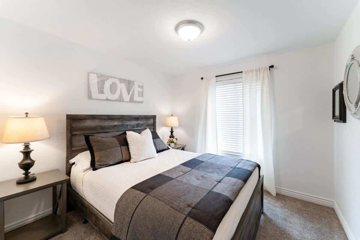 6 bedrooms, iron/ironing board, travel crib, free WiFi