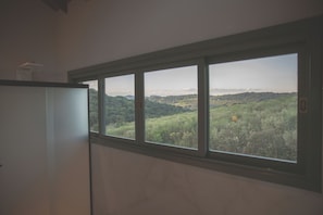 Suite 09 | Badezimmer | Kostenlose Toilettenartikel, Haartrockner, Handtücher, Seife