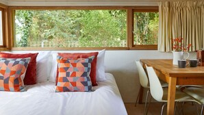 Room - Calling all romantics, walkers, wanderers and design lovers (Lymington)