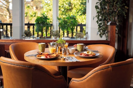 Desayuno completo incluido todos los días