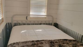 1 dormitorio, cuna de viaje, wifi gratis y ropa de cama