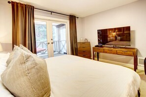 5 habitaciones, escritorio y tabla de planchar con plancha 