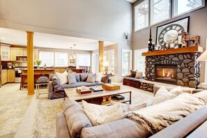 Fernseher, Kamin, Videospiele, Arbeitsbereiche