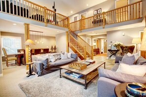 Fernseher, Kamin, Videospiele, Arbeitsbereiche