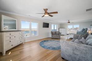 Televisión, videojuegos, estéreo