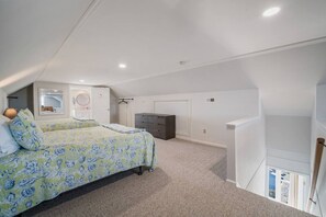 6 chambres, bureau, fer et planche à repasser, lit parapluie