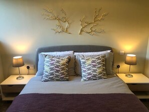 2 bedrooms, iron/ironing board, free WiFi - Bronte Country - Next to Cliffe Castle Stylish 2 Bed Apartment & full kitchen (Keighley)