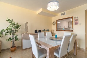 Dining - Duquesa Village 2403 Costa del Sol (Manilva)