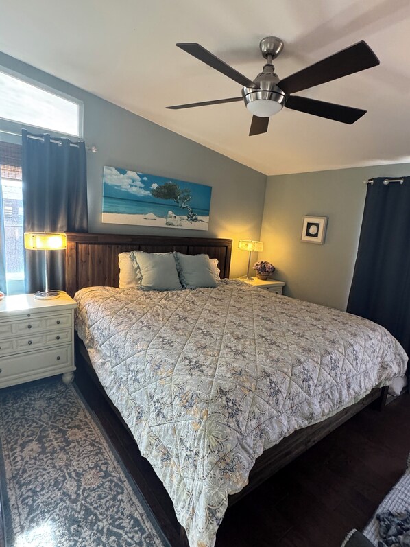 4 chambres, bureau, fer et planche à repasser, accès au Wi-Fi (inclus)