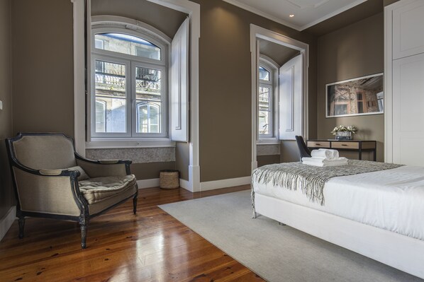 1 Schlafzimmer, Schreibtisch, Bügeleisen/Bügelbrett, Reisekinderbett