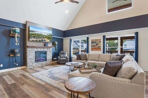 Fladskærms-tv, pejs