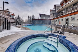 Udendørs pool