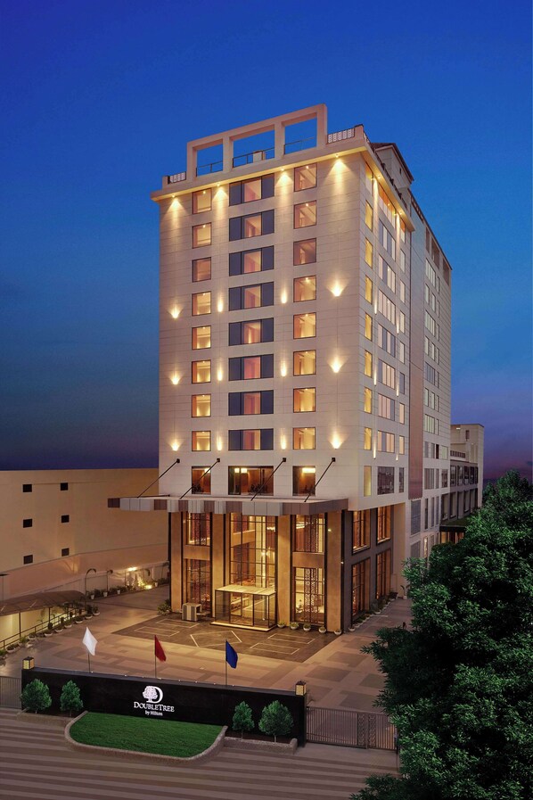 Exterior - DoubleTree by Hilton Varanasi (Varanasi)