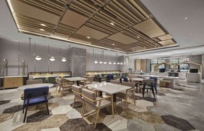 Petit déjeuner, déjeuner et dîner servis sur place
