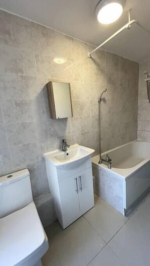 Bathroom - Luxury Apartment in Leicester City- Free Parking (Leicester)