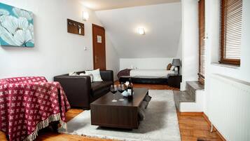 City Penthouse | Minibar, soundproofing, free WiFi, bed sheets