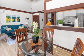 Smart TV, books, smart speakers - Oceanview Penthouse Condo Just 50 Yards From the Beach! A/C, Pool, Hot Tub, Gym (Koloa)