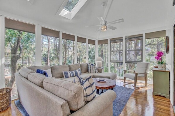 Smart TV, ping pong, printers