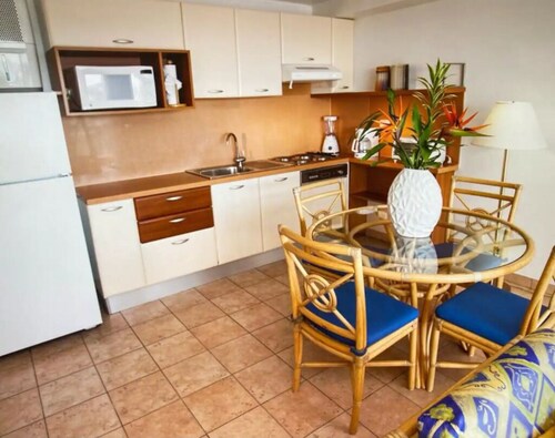 2/BR Condo in Royal Islander La Terrasse Resort