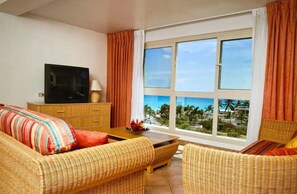 TV - 2/BR Condo in Royal Islander La Terrasse Resort (Maho Bay)