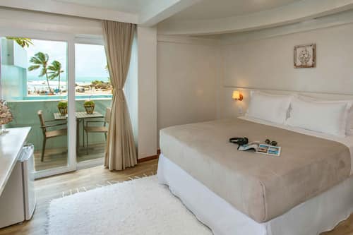 Luxo Frente Mar com Piscina Privativa | Premium bedding, minibar, individually decorated, individually furnished