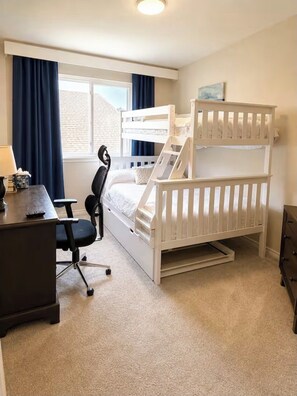 3 bedrooms, desk, iron/ironing board, free WiFi