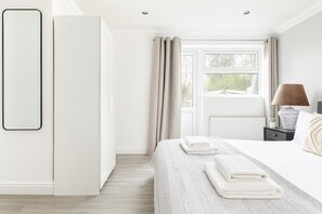 2 bedrooms, iron/ironing board, free WiFi, bed sheets