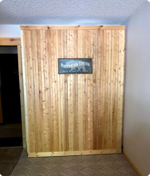 Interior - Mt Spokane updated Ski Condo WiFi, Pool & Hot Tub~sleeps 4~hike, bike, explore  (Mead)