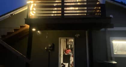 Quiet & cozy loft apartment only minutes to downtown Springfield and U of O.