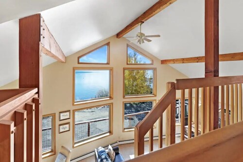 Lakefront Cabin - Boat or Snowmobile into town