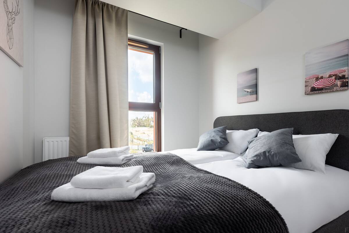 Hypo-allergenic bedding, iron/ironing board, travel crib, free WiFi