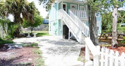 Beachside Cottage Walk 2Beach/Ocean Center PETS OK