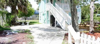 Beachside Cottage Walk 2Beach/Ocean Center PETS OK