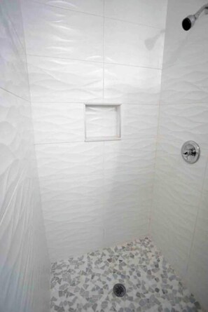 Hair dryer, towels - BOHO Vibes! Walk 2 Beach & Ocean Center! Pets OK (Daytona Beach)