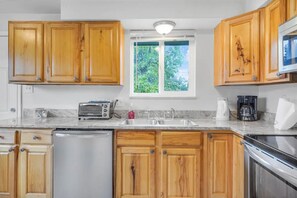 Fridge, microwave, stovetop, toaster