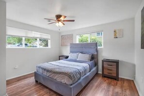 5 bedrooms, free WiFi - Large 5 bedroom * Wheat Ridge * Central * 2 Kings! (Wheat Ridge)