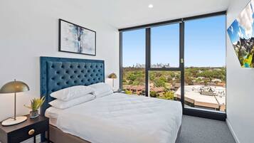 1 bedroom, desk, iron/ironing board, WiFi