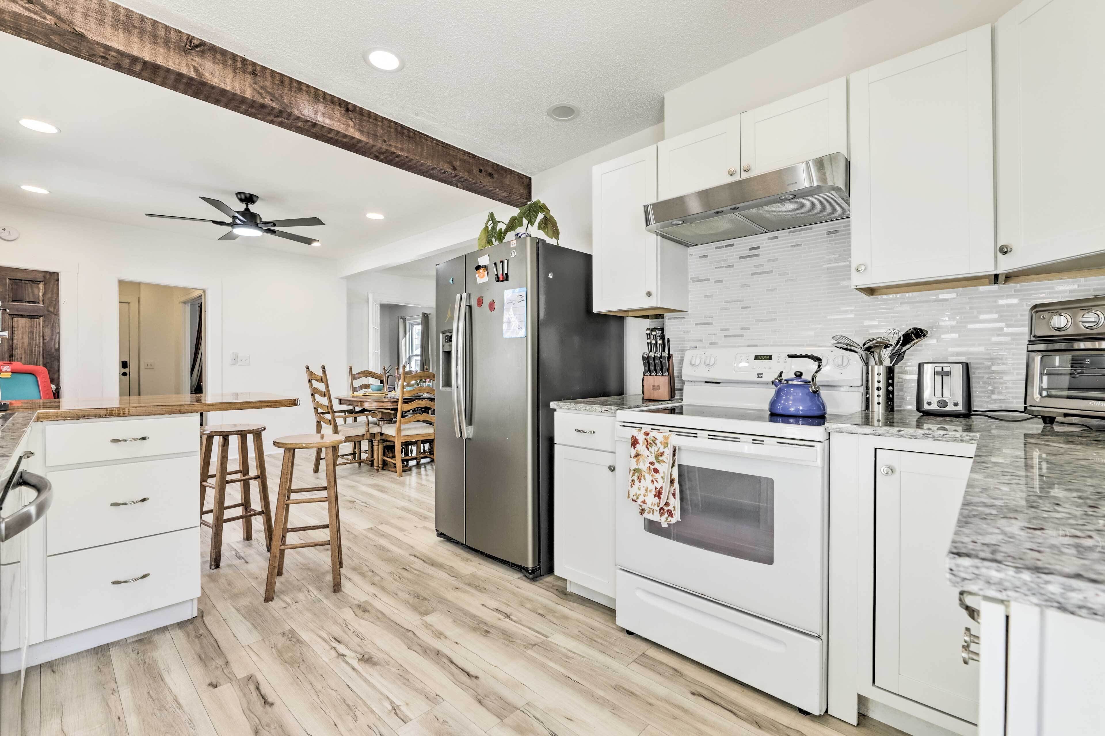 Fridge, microwave, stovetop, dishwasher