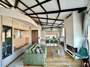 Télévision, cheminée